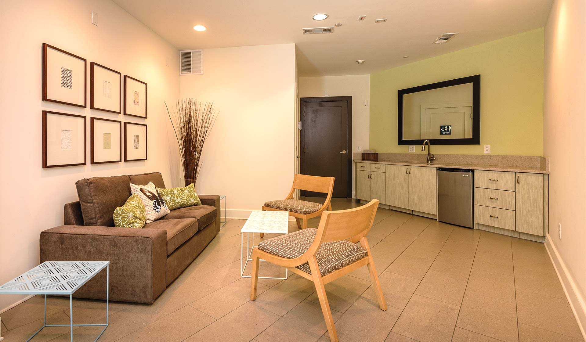 Apartments in Midtown Atlanta - 1045 on the Park Apartment Homes Clubhouse Apartments in Midtown Atlanta - 1045 on the Park Apartment Homes Clubhouse