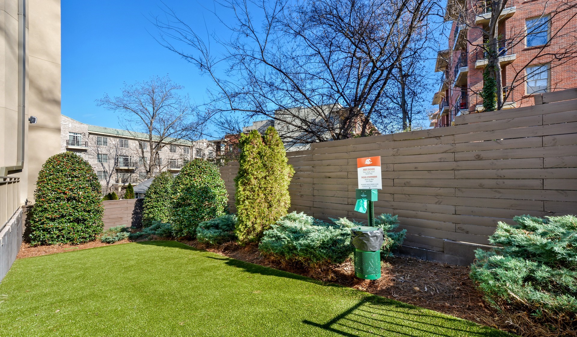 Apartments in Midtown - 1045 on the Park Apartment Homes with Dog Park Apartments in Midtown - 1045 on the Park Apartment Homes with Dog Park